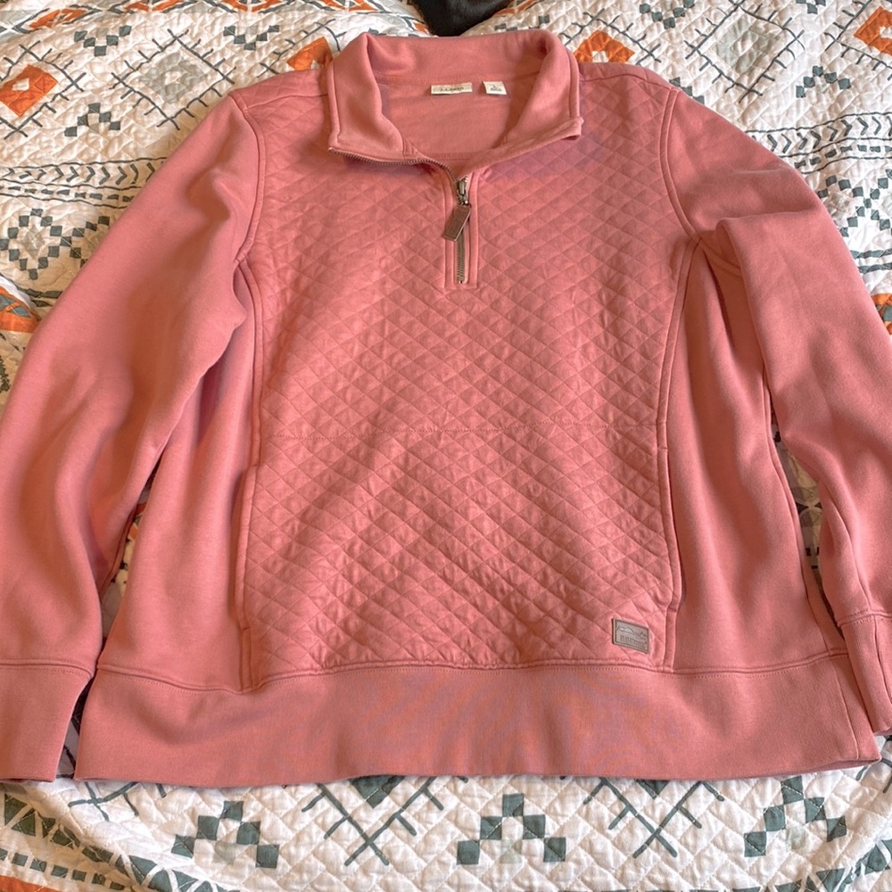 Quilted L.L Bean 3/4 zip pullover coral sweater size Large.